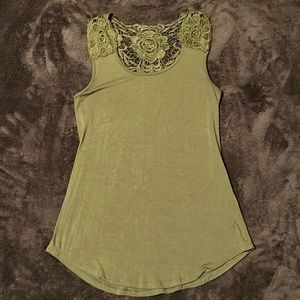 Cable & Gauge olive green crochet tank top women’s size small